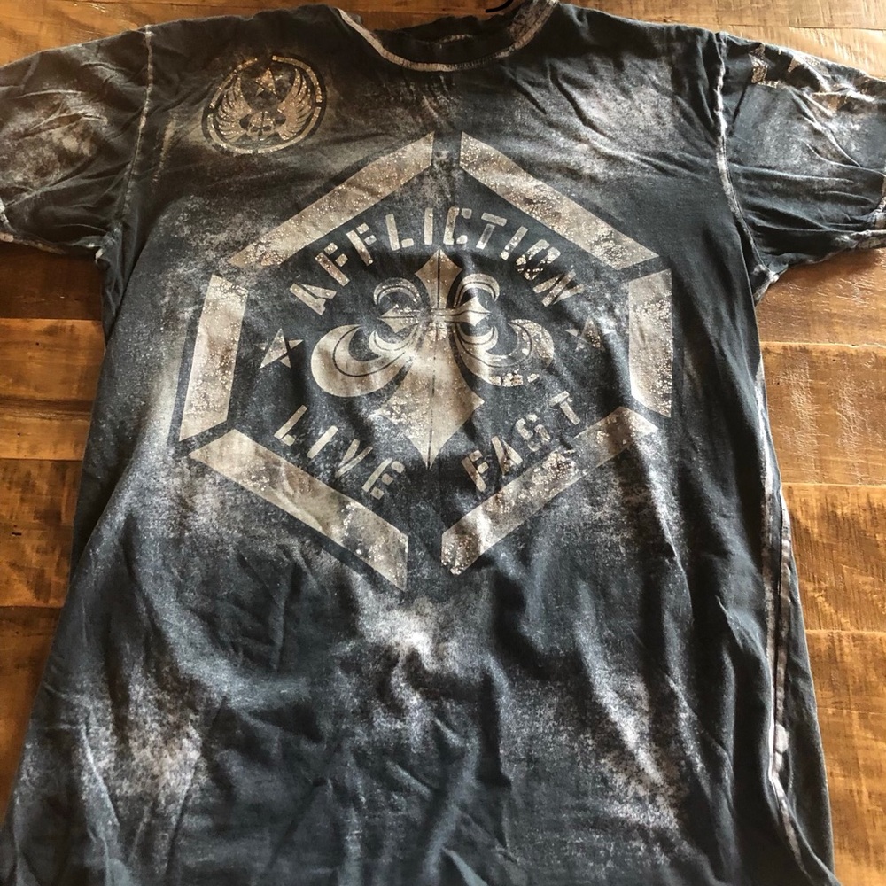 Men’s affliction shirt